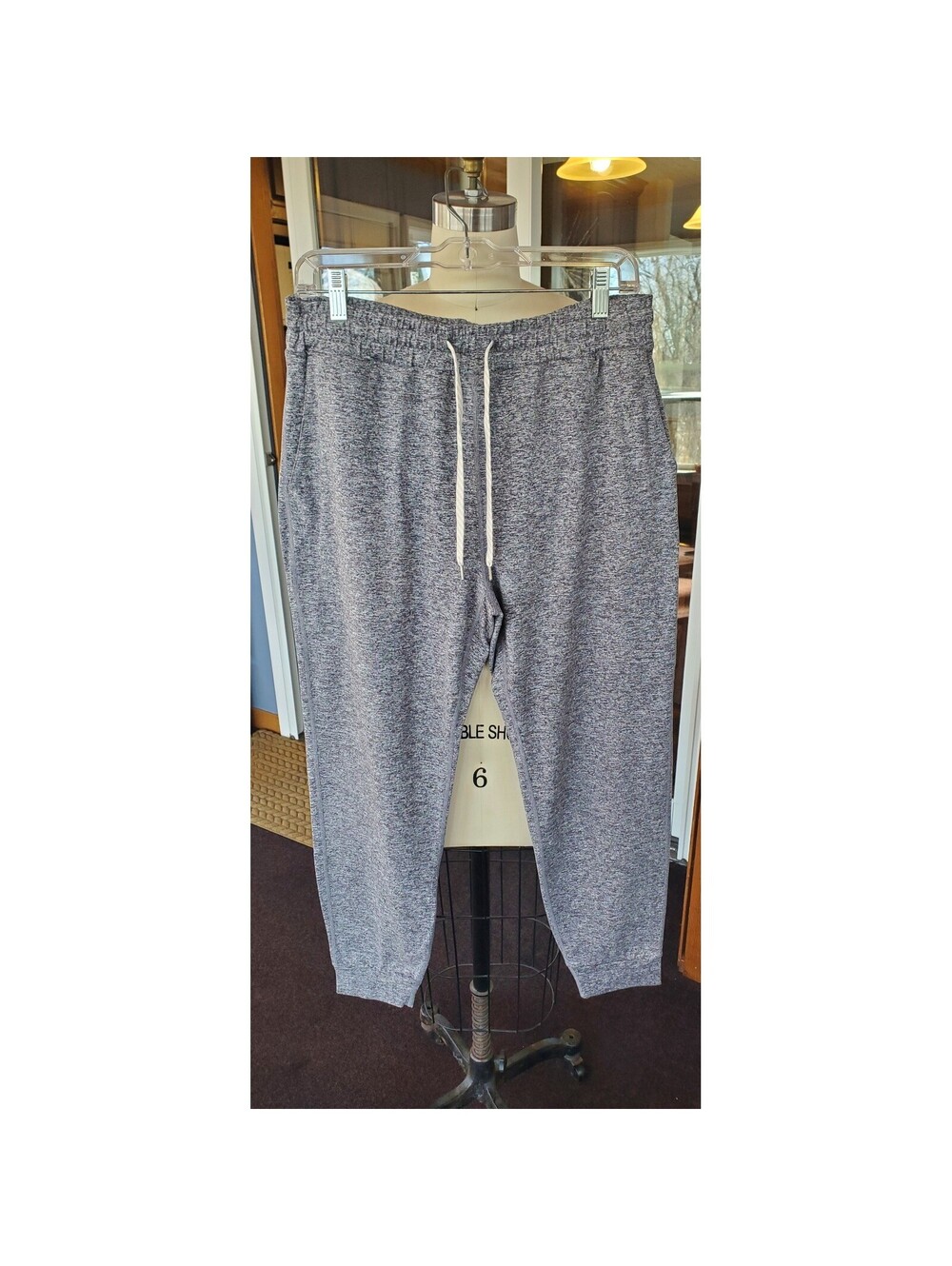 Vuori Large Women's Performance Jogger Gray VW303 Stretch Pants